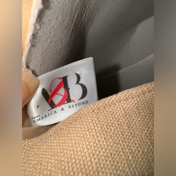 🌼NWOT! Embroidered and Beaded Boho Crossbody Purse - Picture 8 of 8